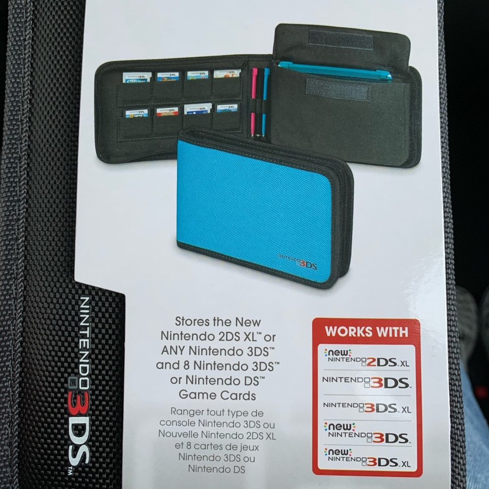 Nintendo Universal and Compact Game Case Set